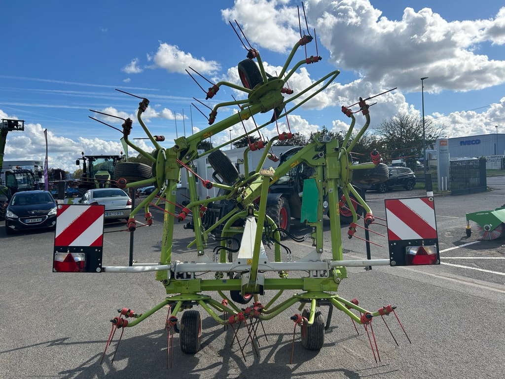 Faneuse CLAAS VOLTO 800 - photo slide 6