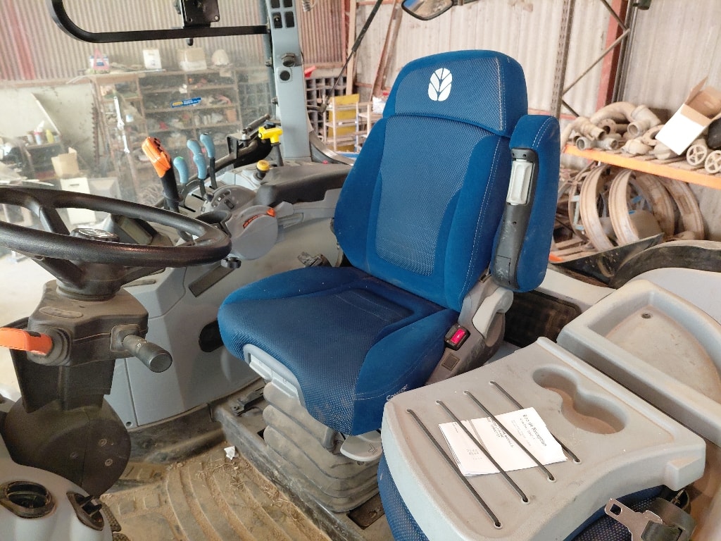 Tracteur NEW HOLLAND T7.245 - photo slide 9