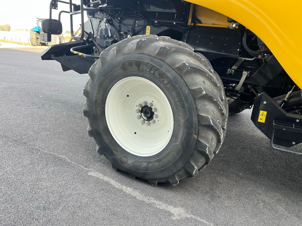 Moissonneuse NEW HOLLAND CR8.90 revelation - photo slide 9