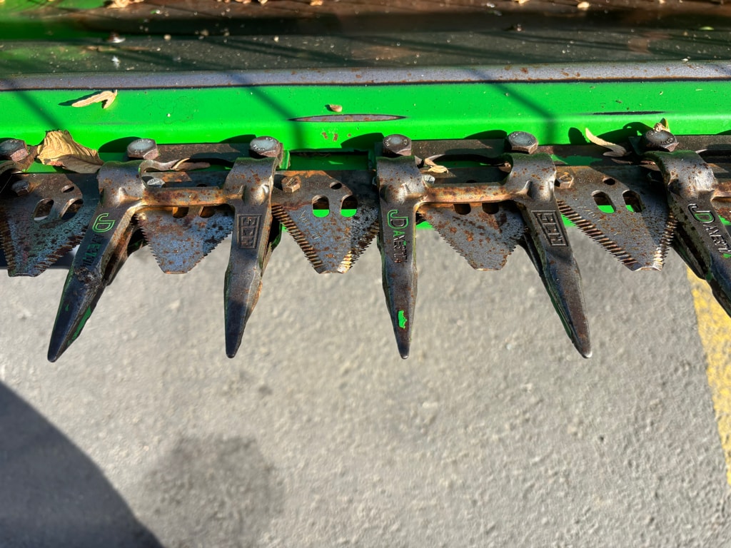 Moissonneuse JOHN DEERE T560 HM - photo slide 27