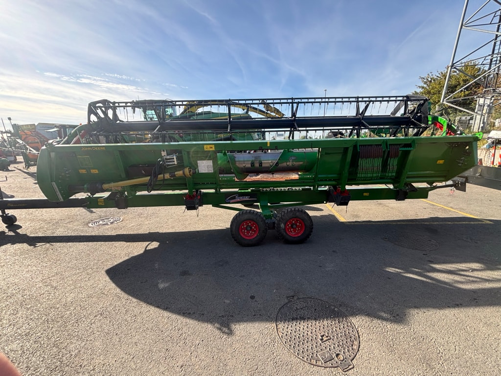 Moissonneuse JOHN DEERE T560 HM - photo slide 20