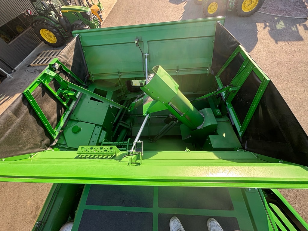 Moissonneuse JOHN DEERE T560 HM - photo slide 31