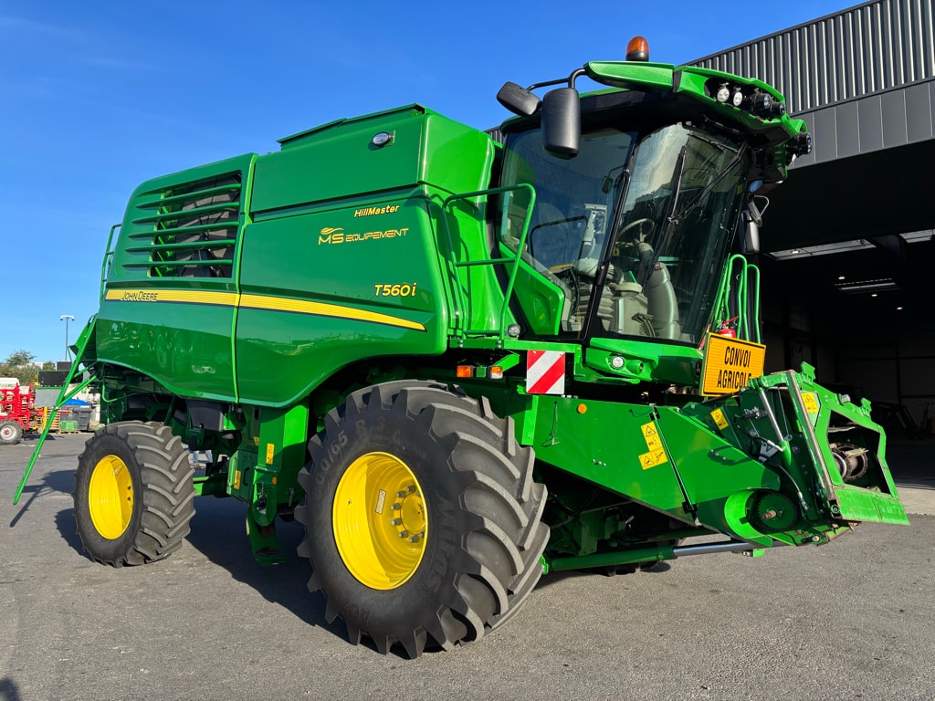 Moissonneuse JOHN DEERE T560 HM - photo slide 7