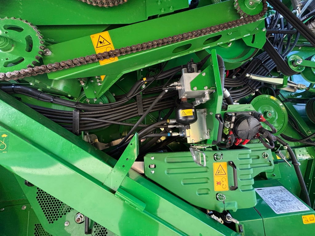 Moissonneuse JOHN DEERE T560 HM - photo slide 41