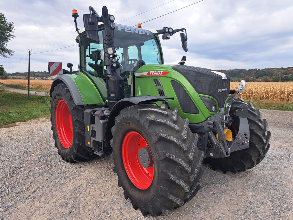 Tracteur FENDT 720 VARIO POWER + - photo slide 1