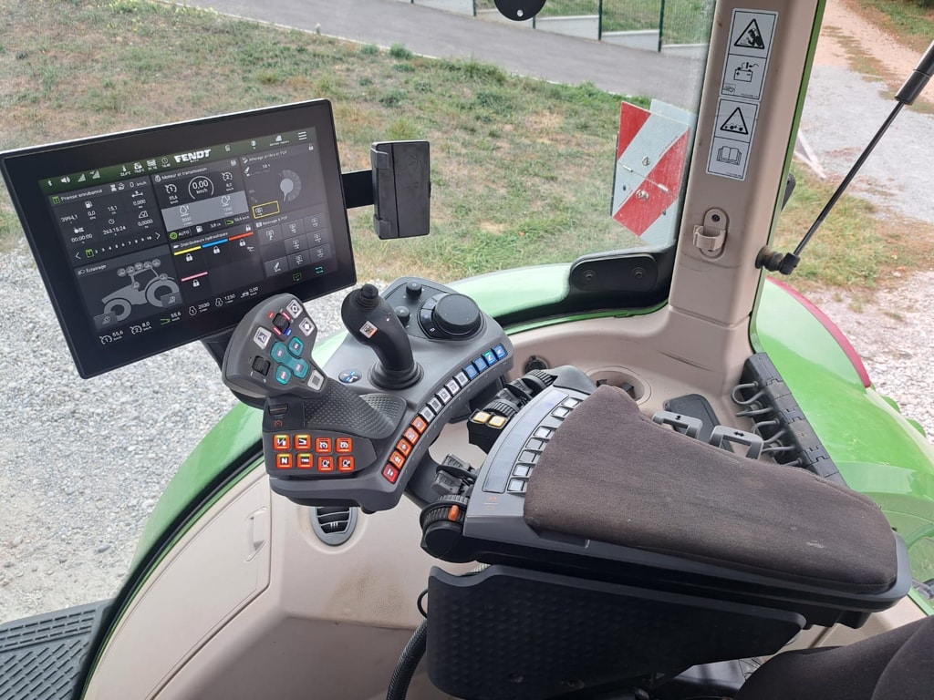 Tracteur FENDT 720 VARIO POWER + - photo slide 6