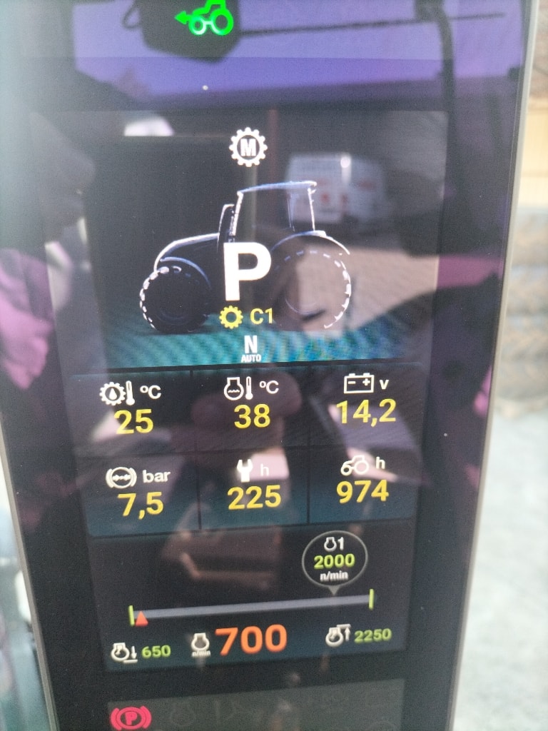 Tracteur VALTRA N 135 Hi Tech - photo slide 11