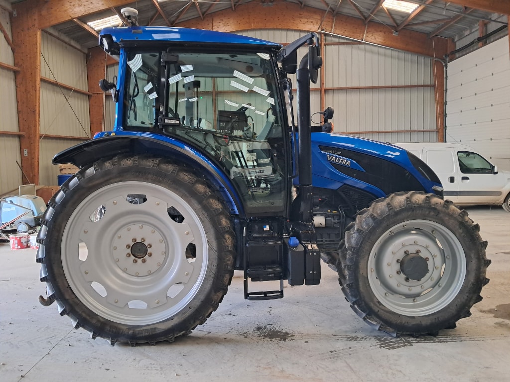 Tracteur VALTRA A105 MH4 - photo slide 4