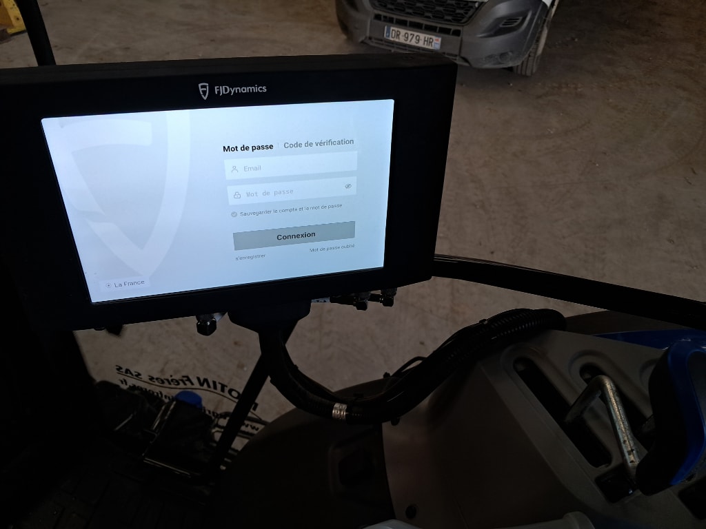 Tracteur VALTRA A105 MH4 - photo slide 13