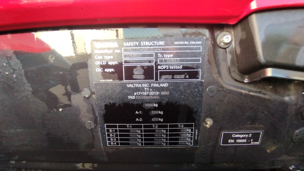 Tracteur VALTRA T254 - photo slide 9
