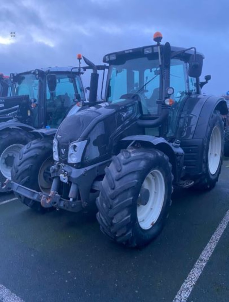 Tracteur VALTRA N 143 V - photo slide 8