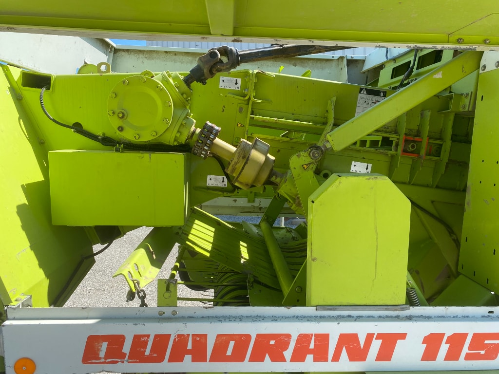 Presse haute densite CLAAS 1150 + groupeur - photo slide 17
