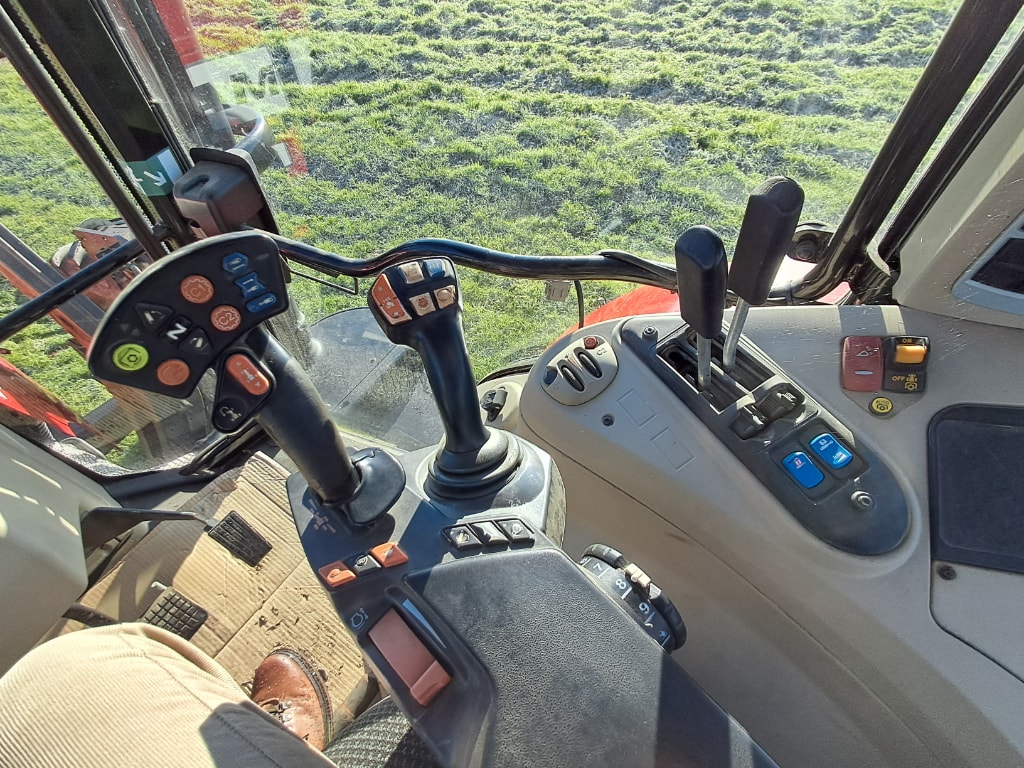 Tracteur MASSEY FERGUSON 6713 S - photo slide 10
