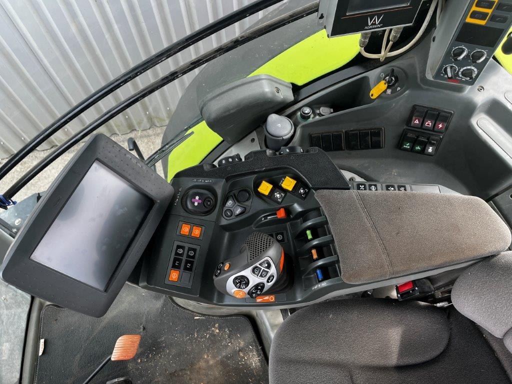 Tracteur CLAAS AXION 850 - photo slide 18