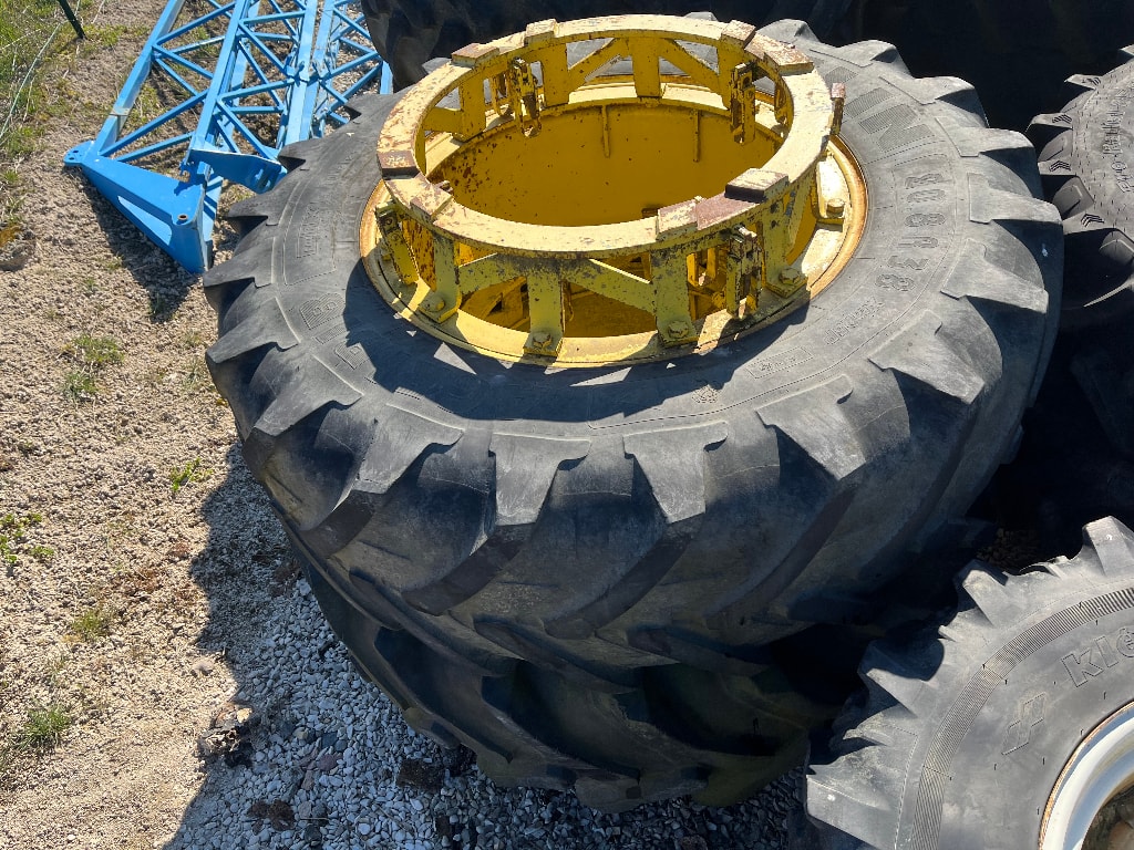 Divers Somac Michelin 20.8R38 - photo slide 1