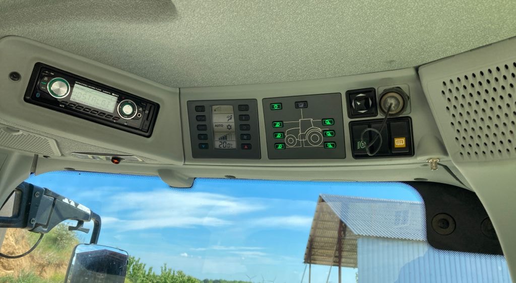 Tracteur CLAAS AXION 920 - photo slide 14