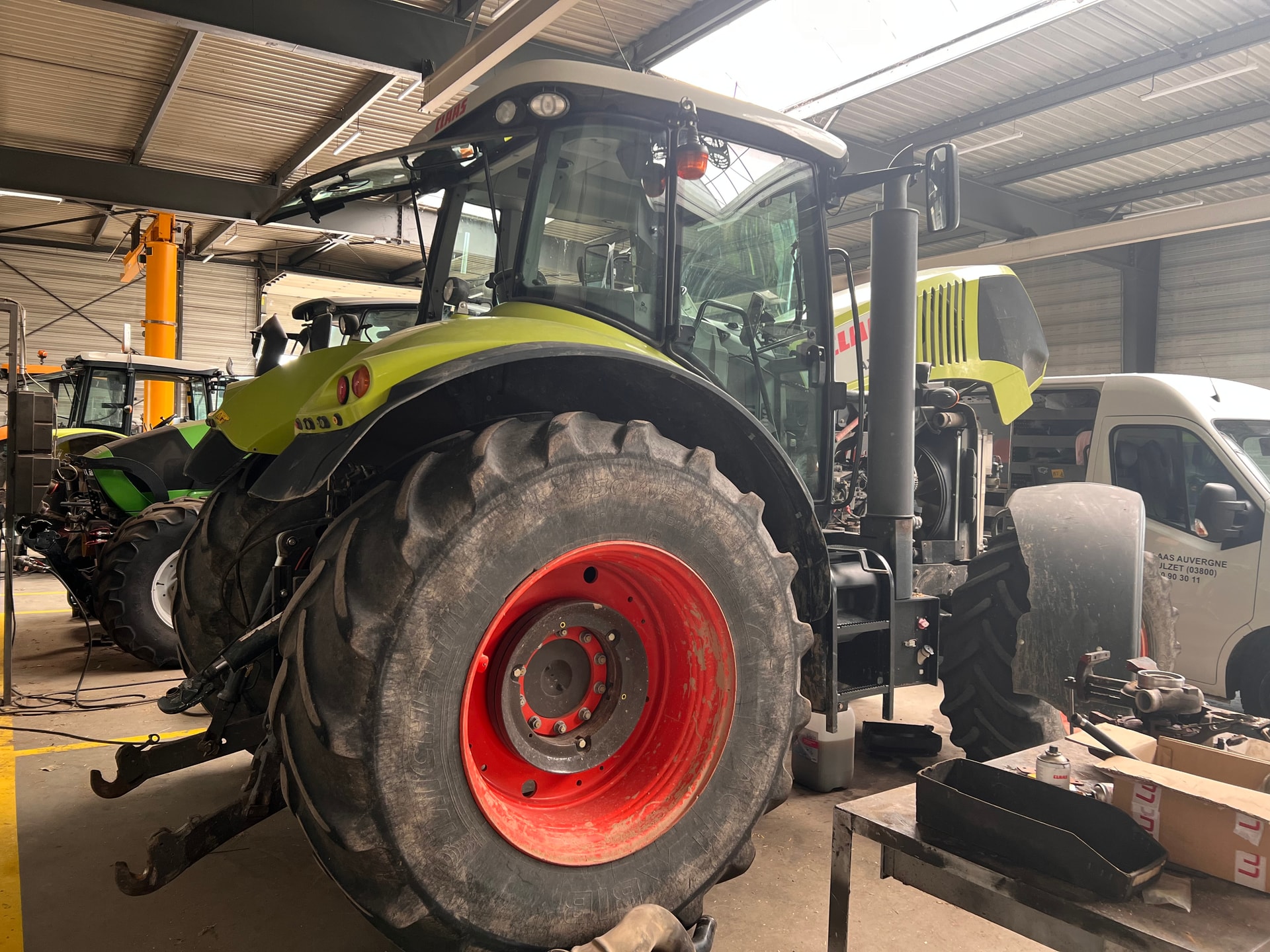 Tracteur CLAAS AXION 850 - photo slide 3