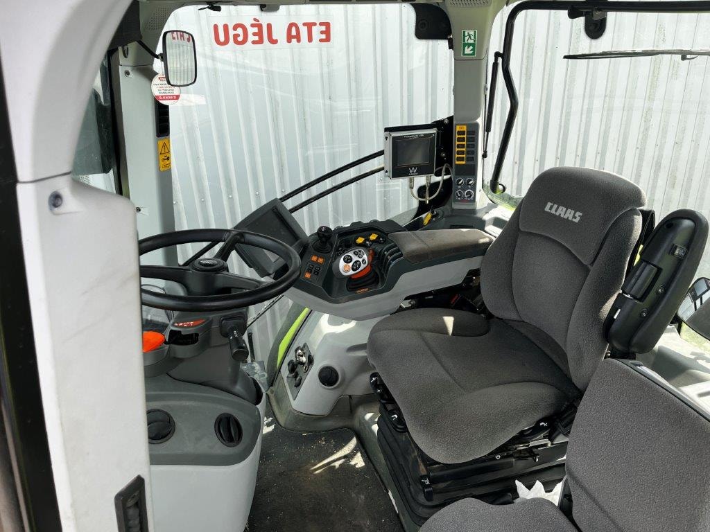 Tracteur CLAAS AXION 850 - photo slide 16