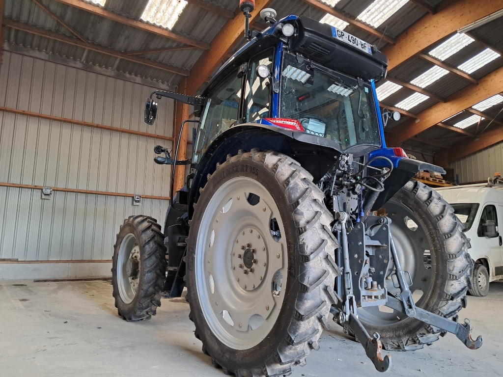 Tracteur VALTRA A105 MH4 - photo slide 7