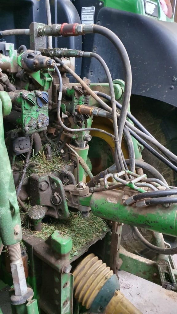 Tracteur JOHN DEERE 6210R - photo slide 6