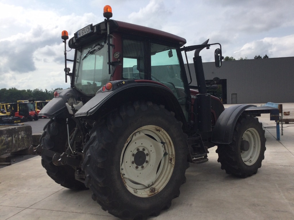Tracteur VALTRA N123 - photo slide 2