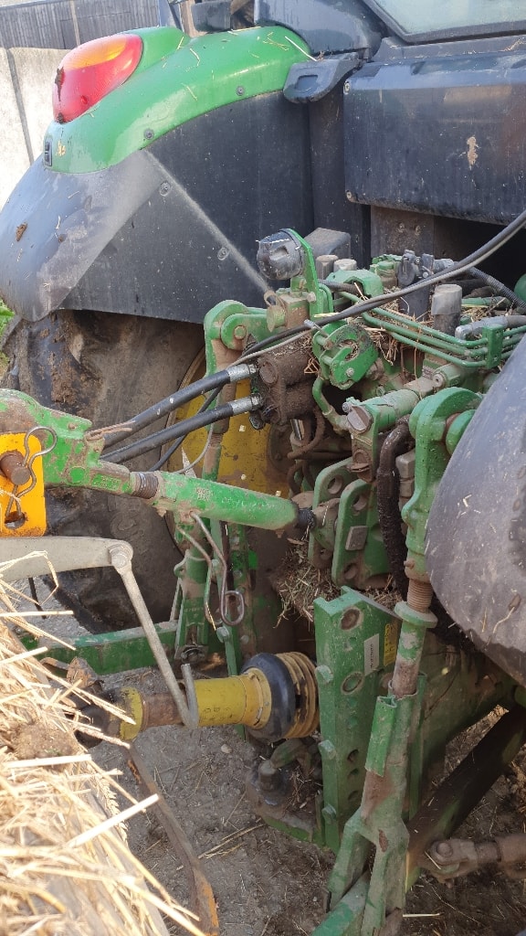 Tracteur chargeur JOHN DEERE 6115M - photo slide 8