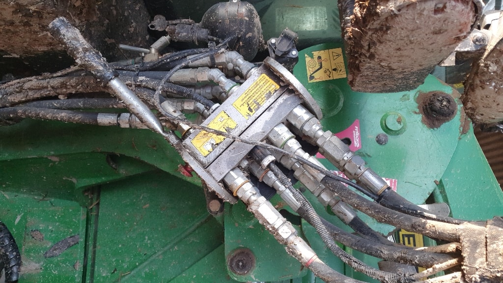Tracteur chargeur JOHN DEERE 6105R - photo slide 9