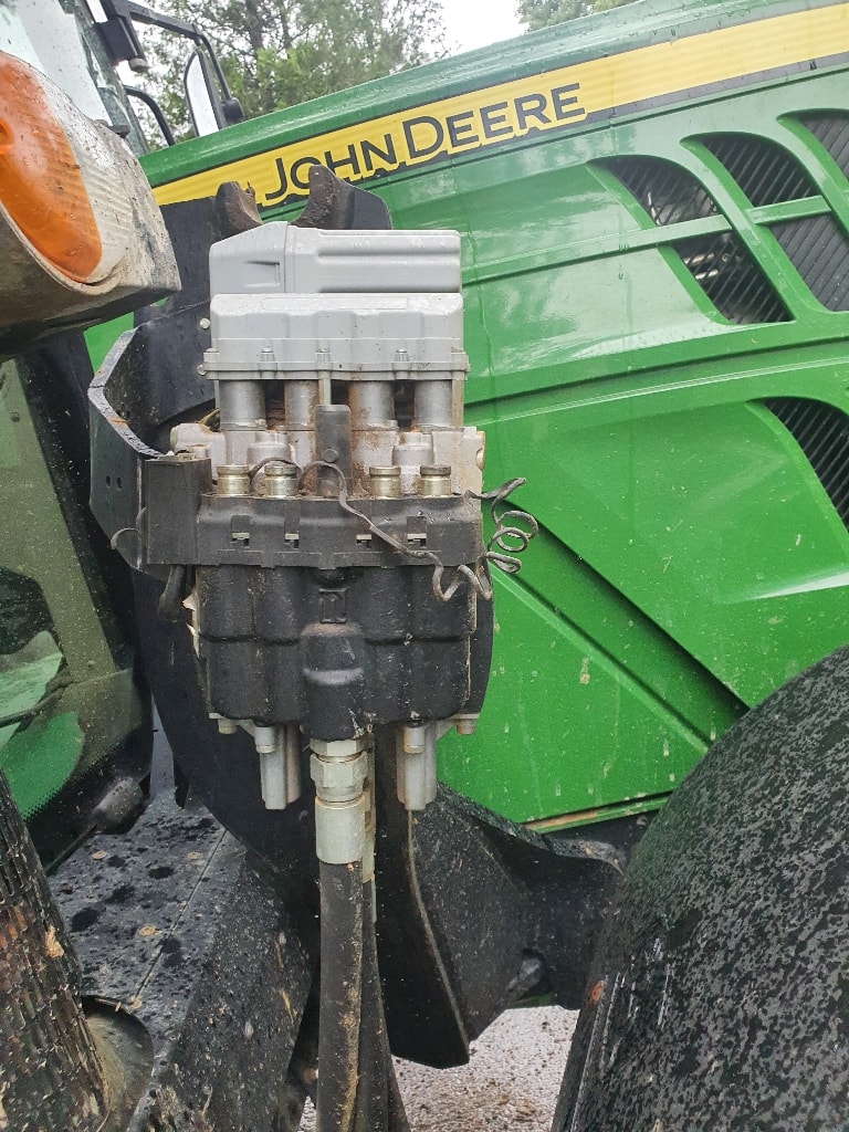 Tracteur chargeur JOHN DEERE 6105r - photo slide 8