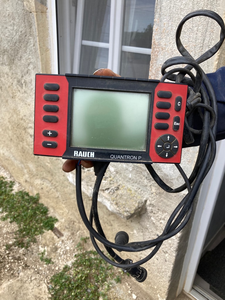 Epandeur engrais KUHN AXERA HEMC - photo slide 8