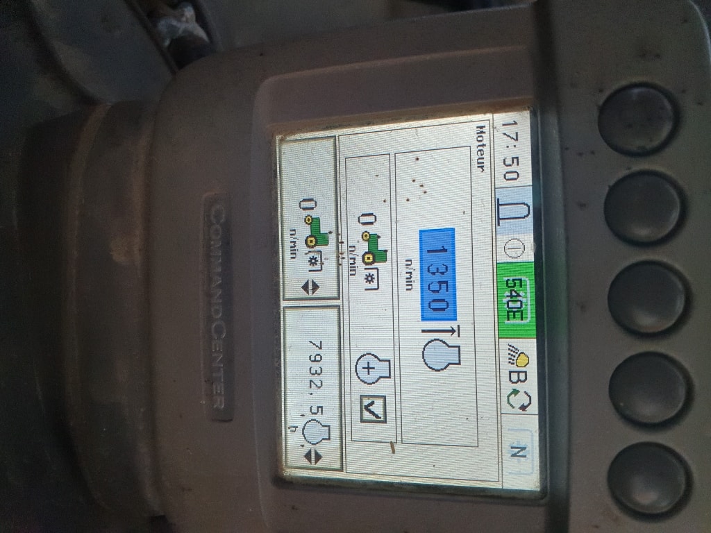 Tracteur chargeur JOHN DEERE 6230 - photo slide 13