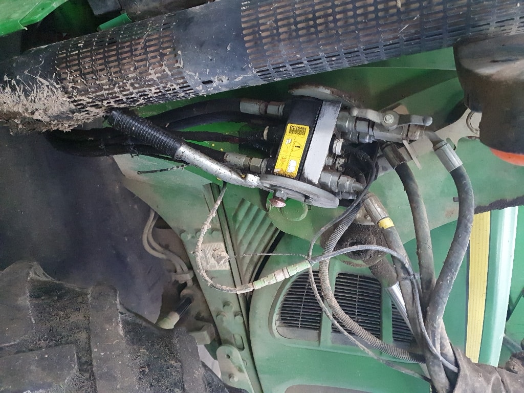 Tracteur chargeur JOHN DEERE 6230 - photo slide 11