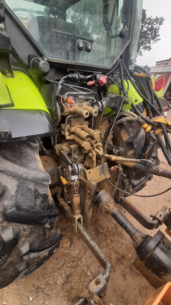 Tracteur CLAAS 240 F - photo slide 8