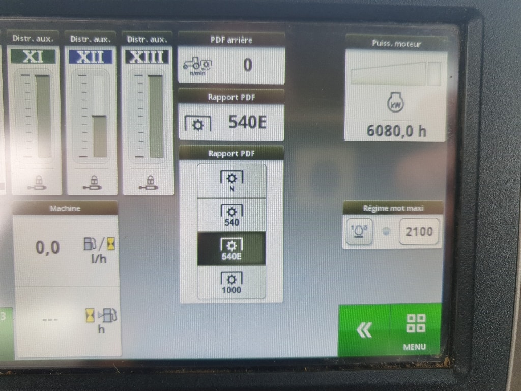 Tracteur chargeur JOHN DEERE 6120r - photo slide 16
