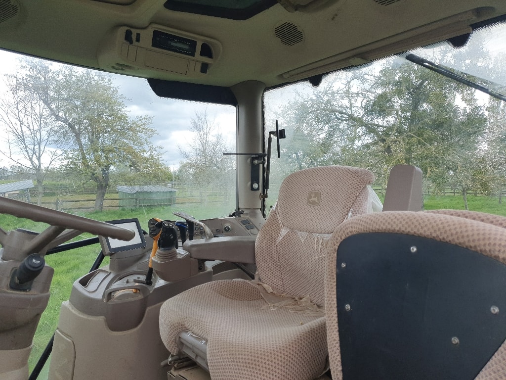 Tracteur chargeur JOHN DEERE 6120r - photo slide 18
