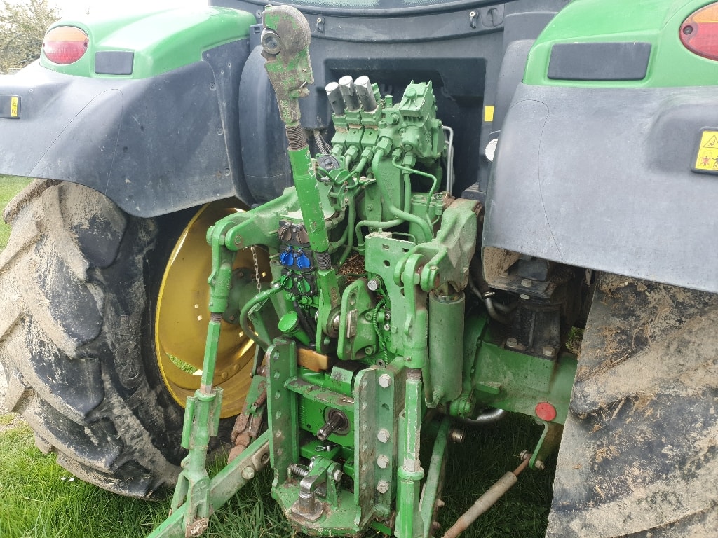 Tracteur chargeur JOHN DEERE 6120r - photo slide 8