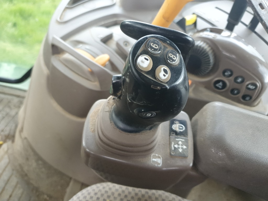 Tracteur chargeur JOHN DEERE 6120r - photo slide 9