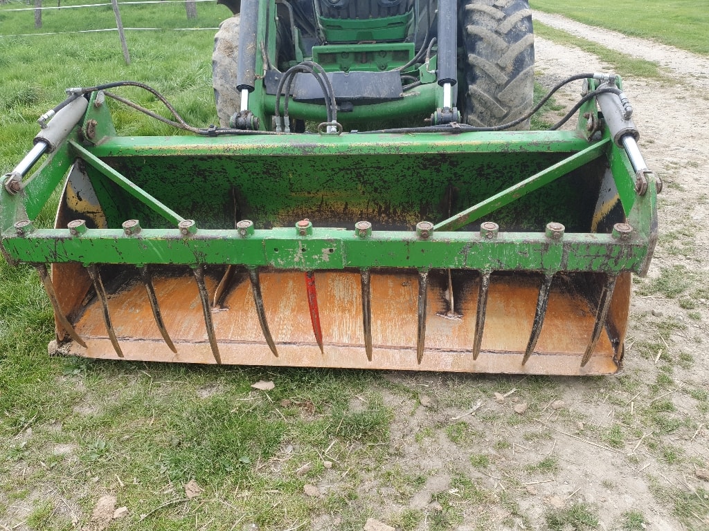 Tracteur chargeur JOHN DEERE 6120r - photo slide 11