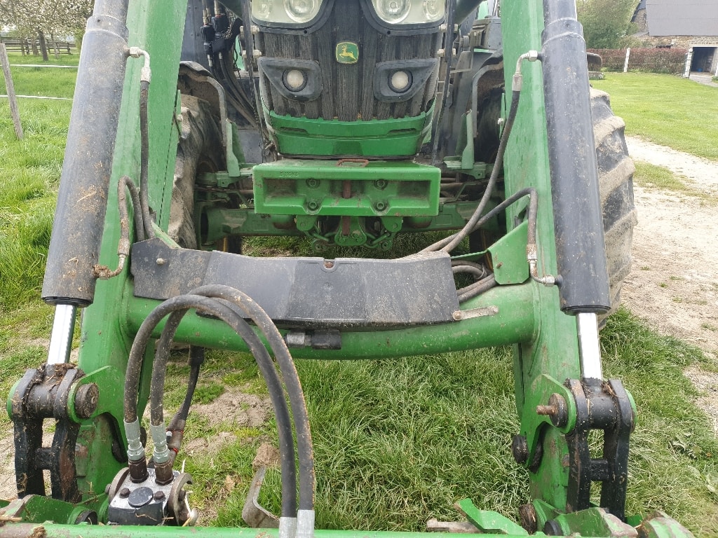 Tracteur chargeur JOHN DEERE 6120r - photo slide 15