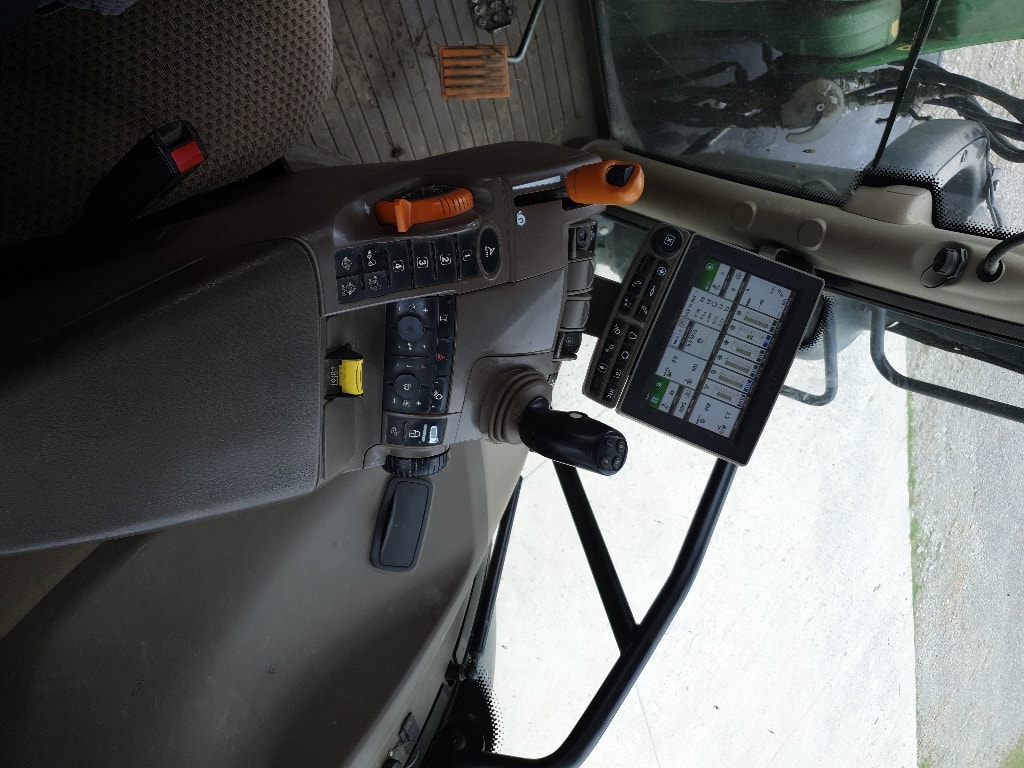 Tracteur chargeur JOHN DEERE 6120R - photo slide 12