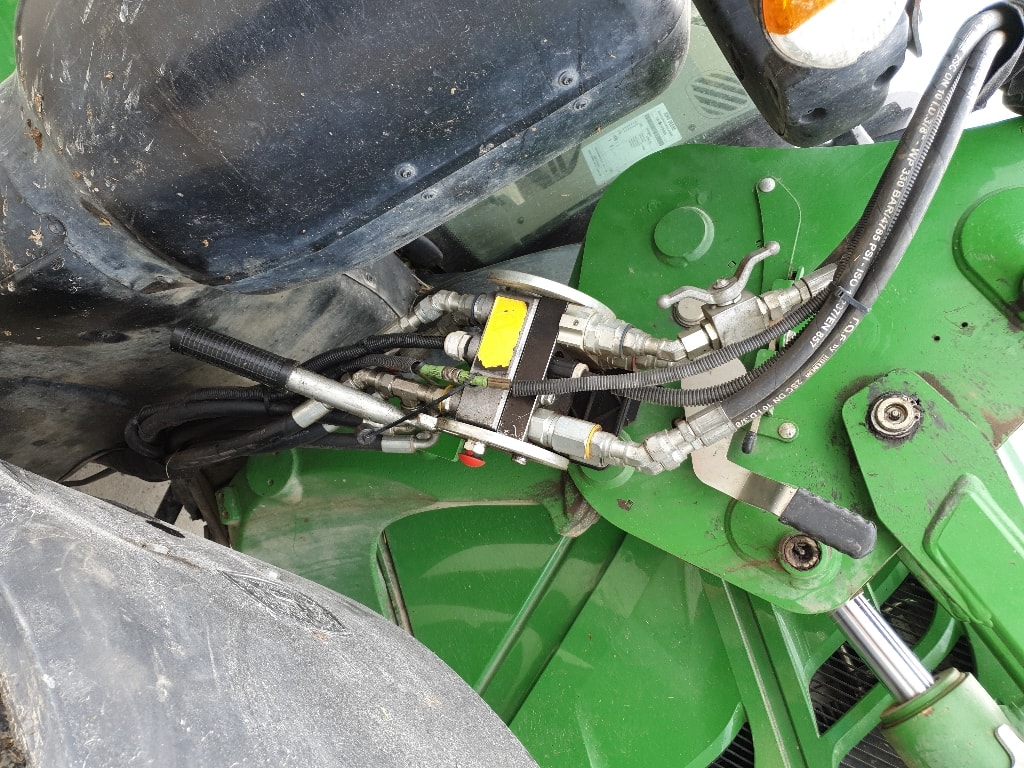 Tracteur chargeur JOHN DEERE 6120R - photo slide 8