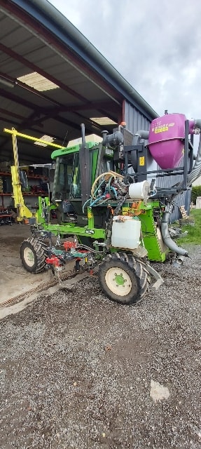 Tracteur enjambeur TECNOMA U70 - photo slide 2