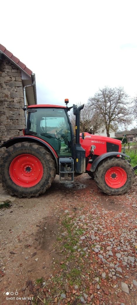 Tracteur KUBOTA MGX 135 III - photo slide 1