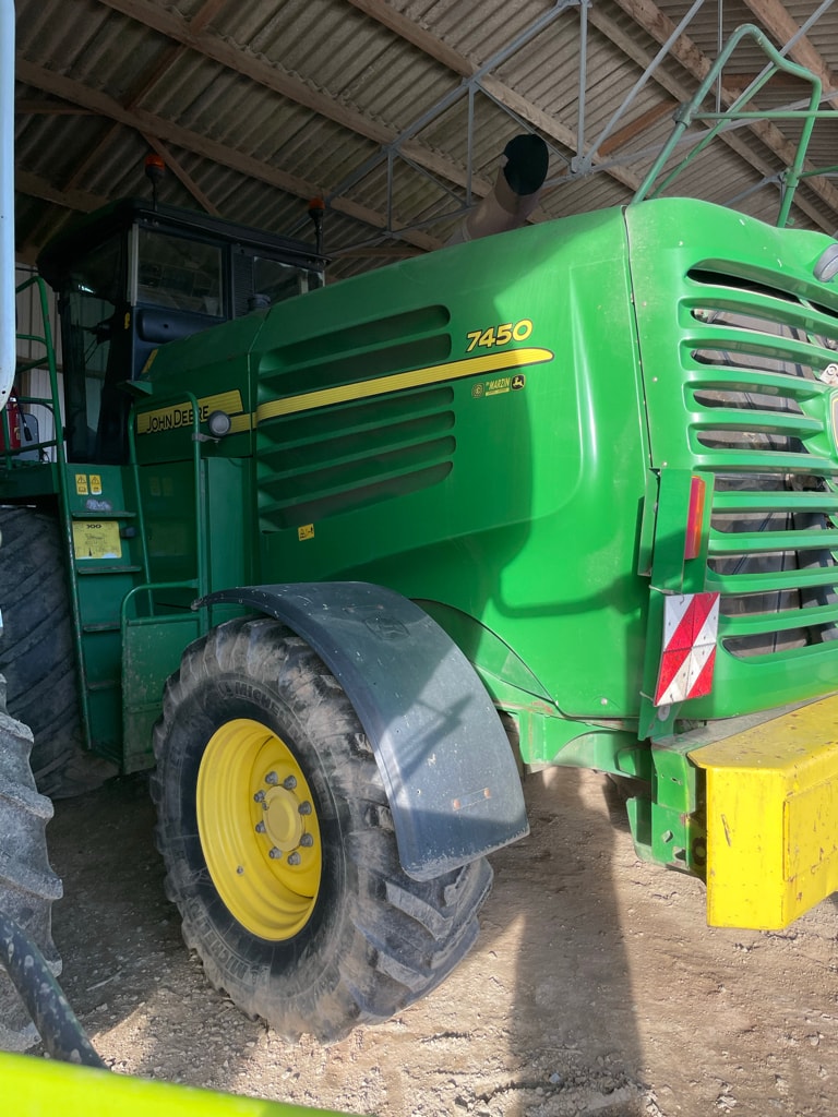 Ensileuse JOHN DEERE 7450 - photo slide 4