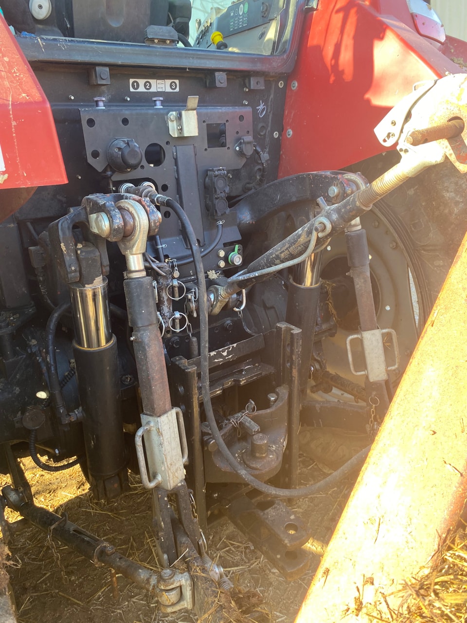Tracteur chargeur CASE IH FARMALL 95U PRO - photo slide 7