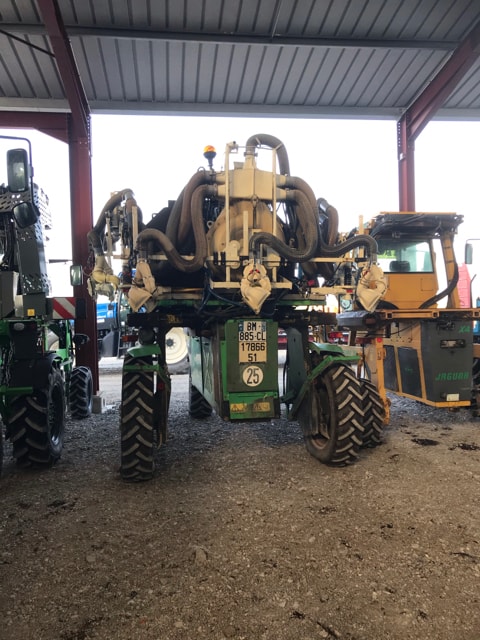 Tracteur enjambeur TECNOMA AXH110  - photo slide 3