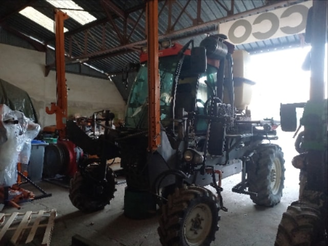 Tracteur enjambeur DEROT DH 145 - photo slide 2