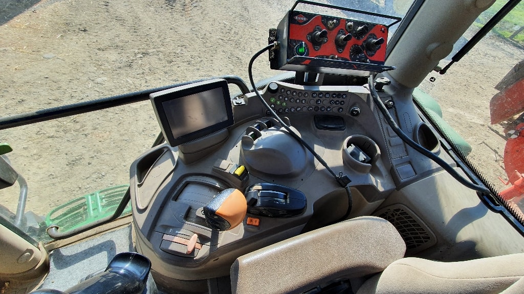 Tracteur chargeur JOHN DEERE 6115R - photo slide 6