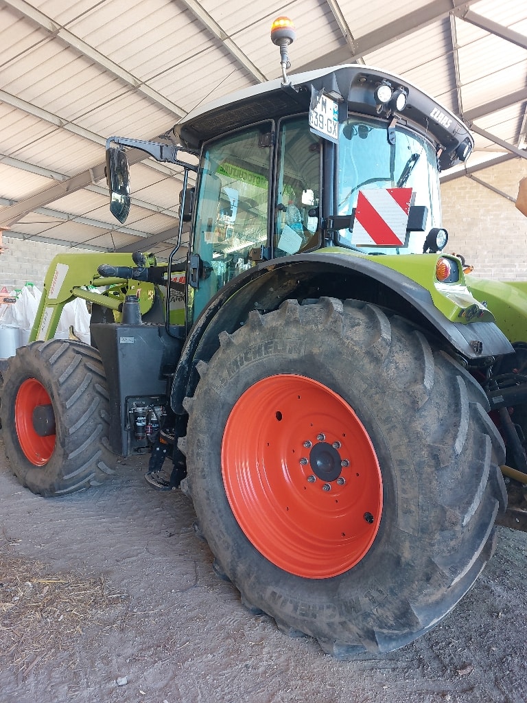 Tracteur chargeur CLAAS ARION 650 CIS+ - photo slide 1