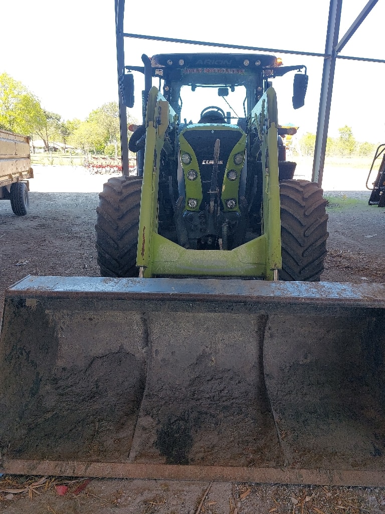 Tracteur chargeur CLAAS ARION 650 CIS+ - photo slide 13