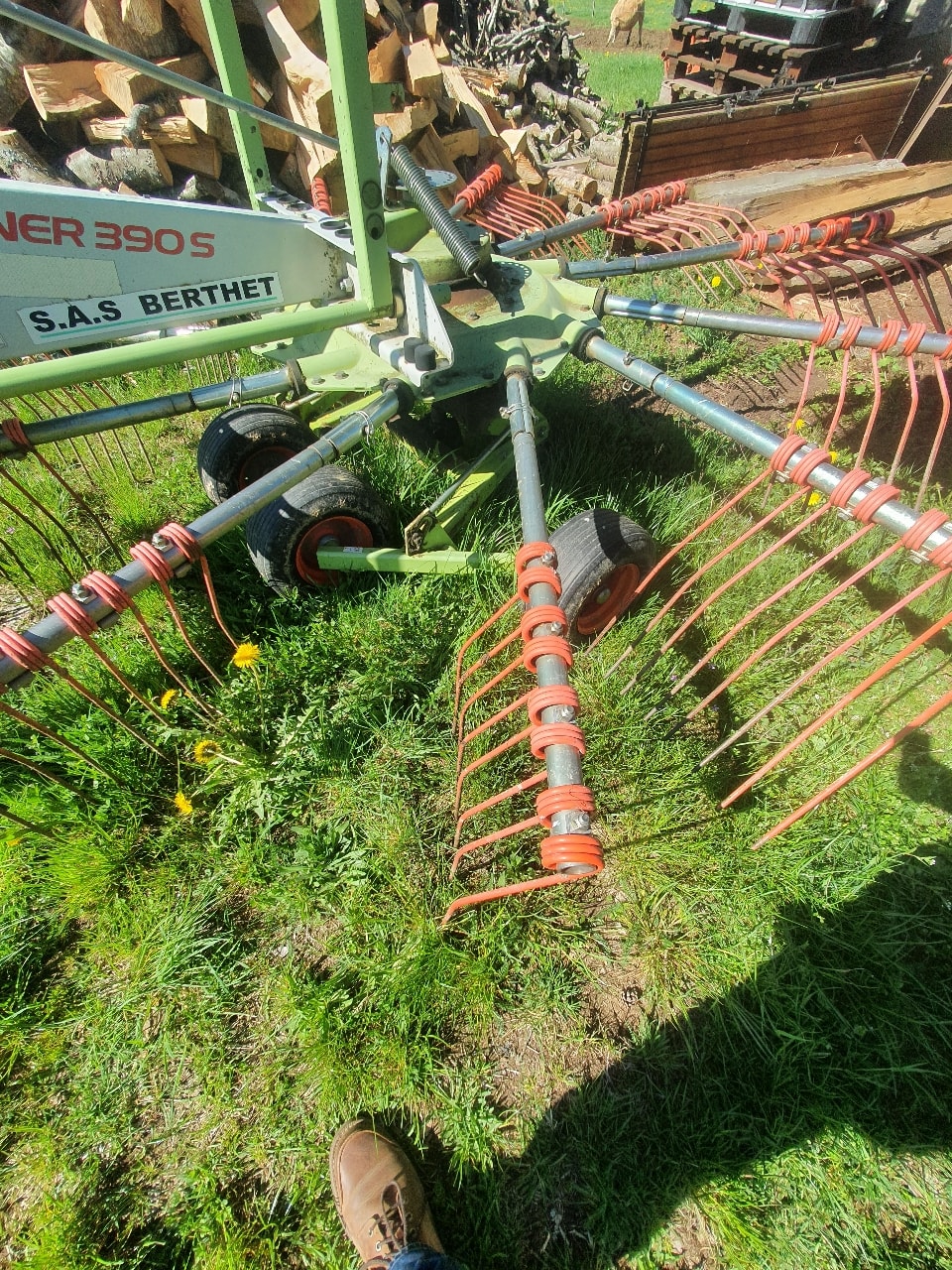 Andaineur CLAAS LINER390 S - photo slide 3